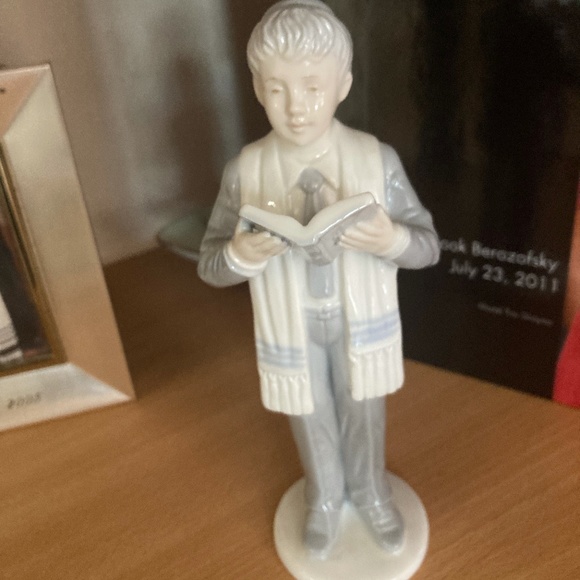 Vintage Bar Mitzvah Boy Porcelain Figurine - EUC - Picture 2 of 4